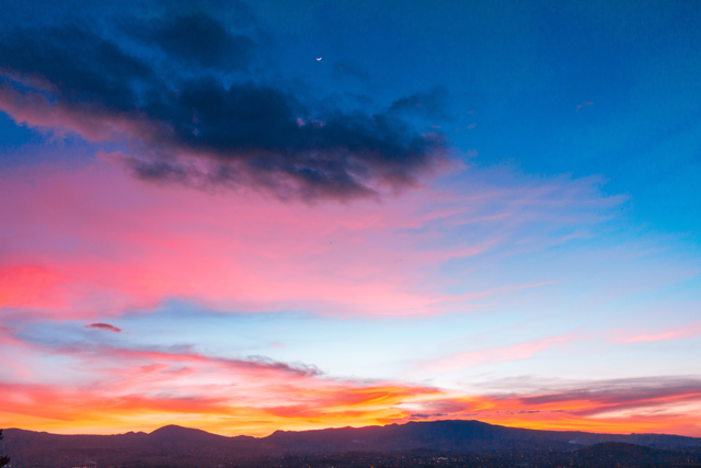 Bild på himmel i olika färger - till sida om digital närvaro och rådgivning